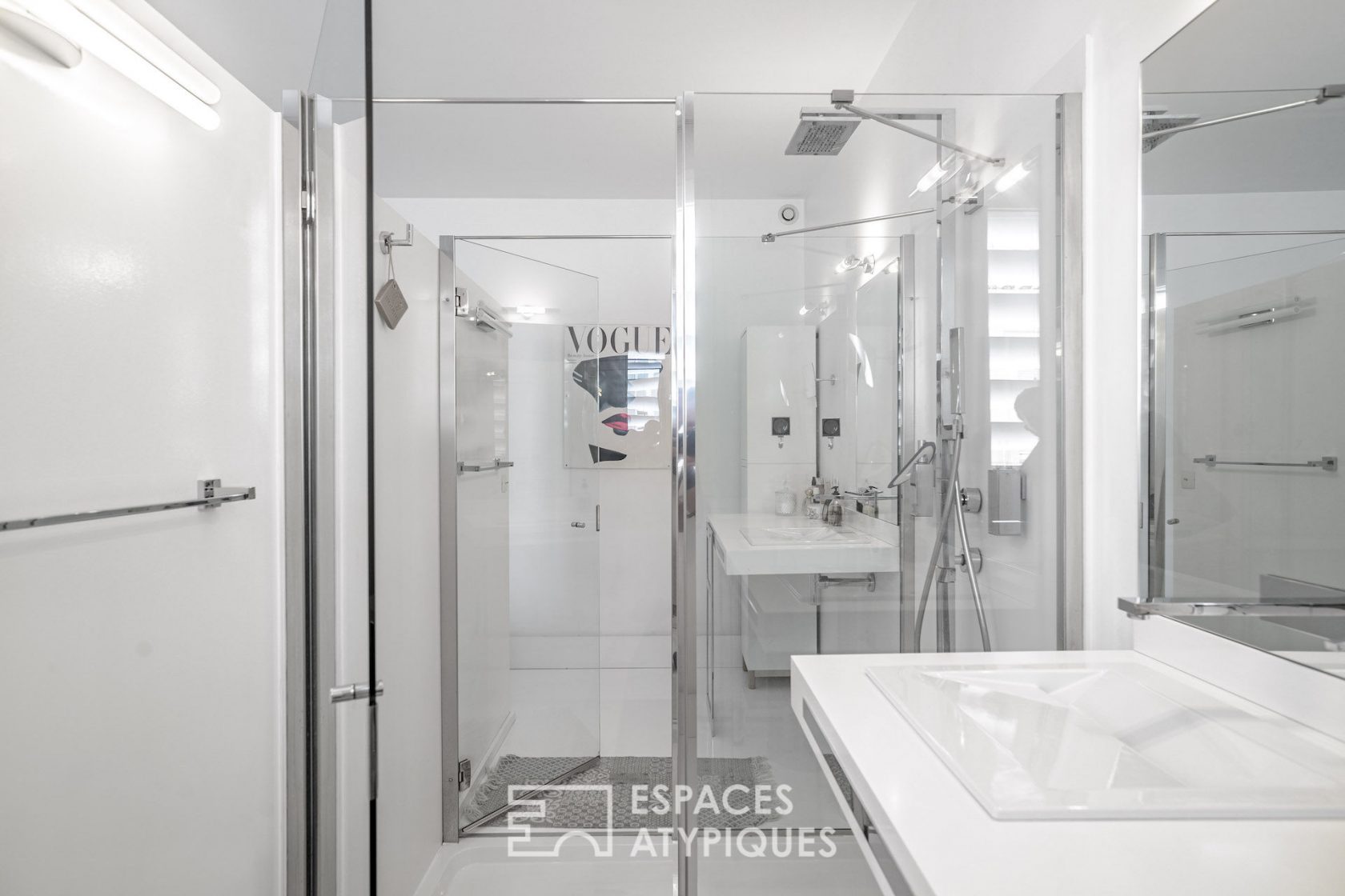 Maison d’architecte avec extérieur en ville