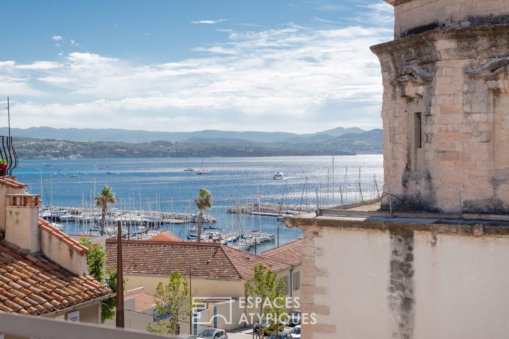 DUPLEX AVEC TERRASSE ET VUE MER