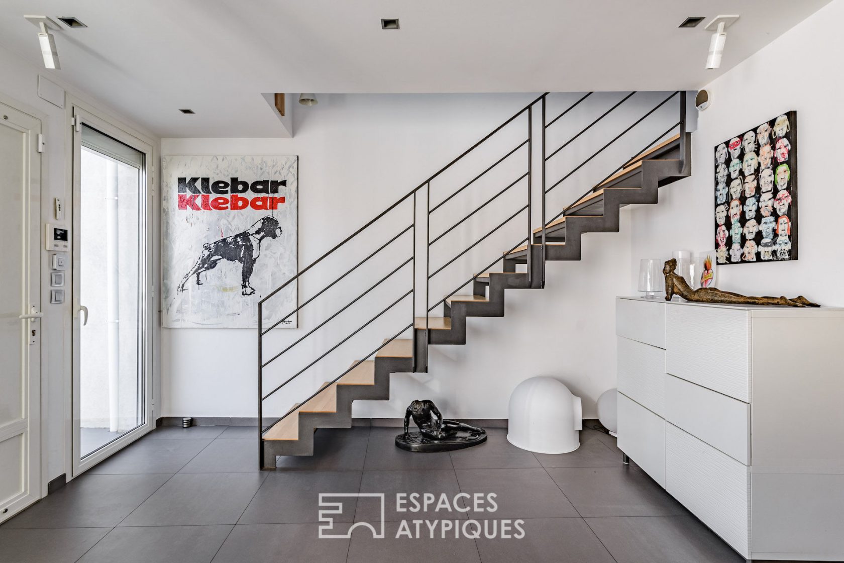 Maison de ville contemporaine avec vue