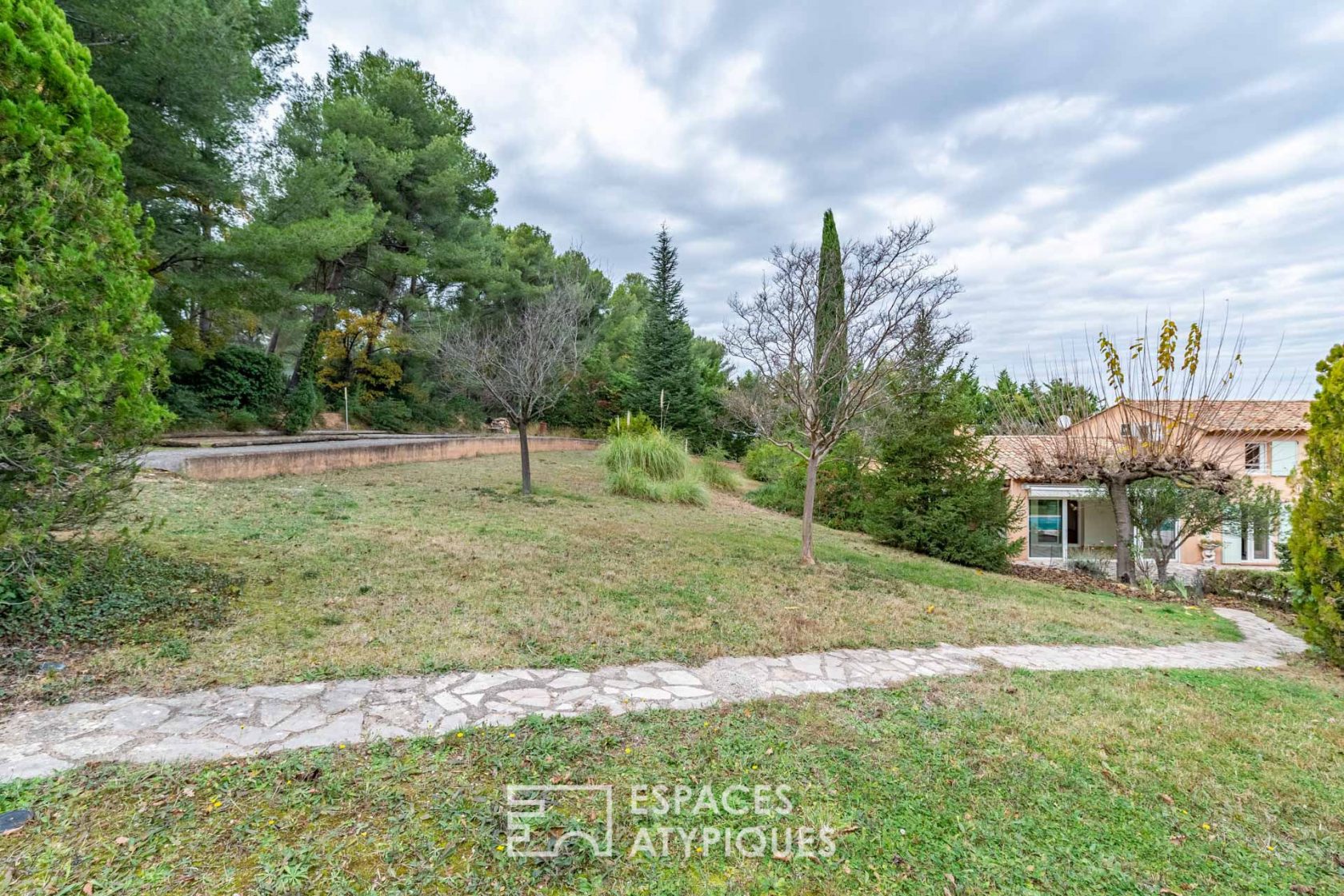 Villa néo-provençale avec vue