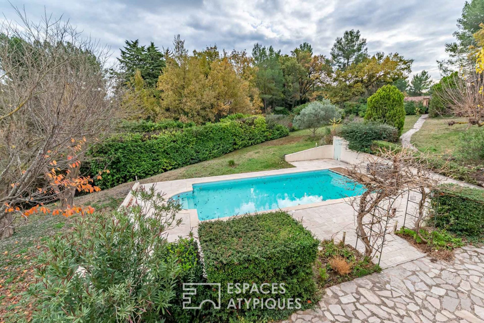 Villa néo-provençale avec vue