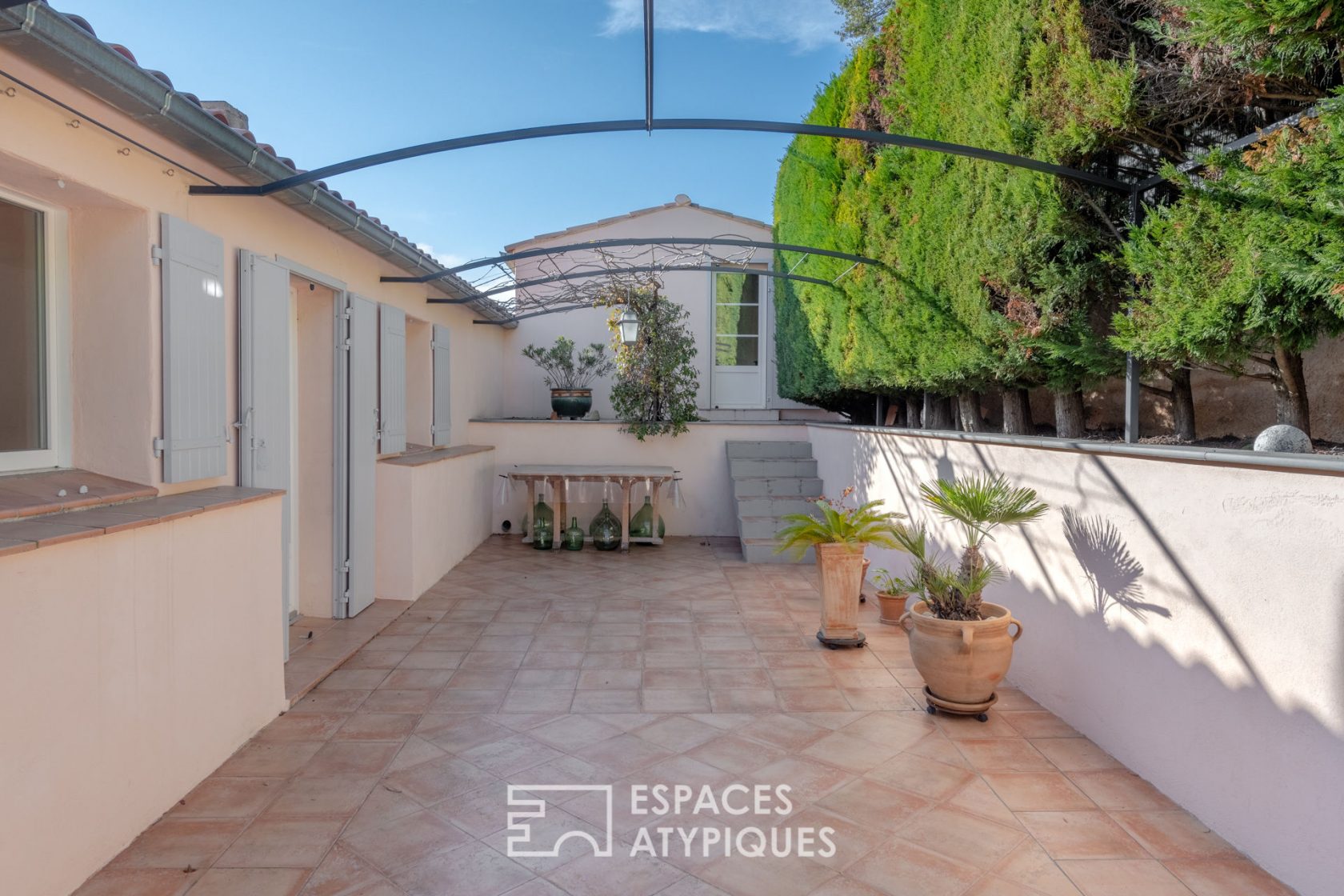 Renovated house with garden and swimming pool