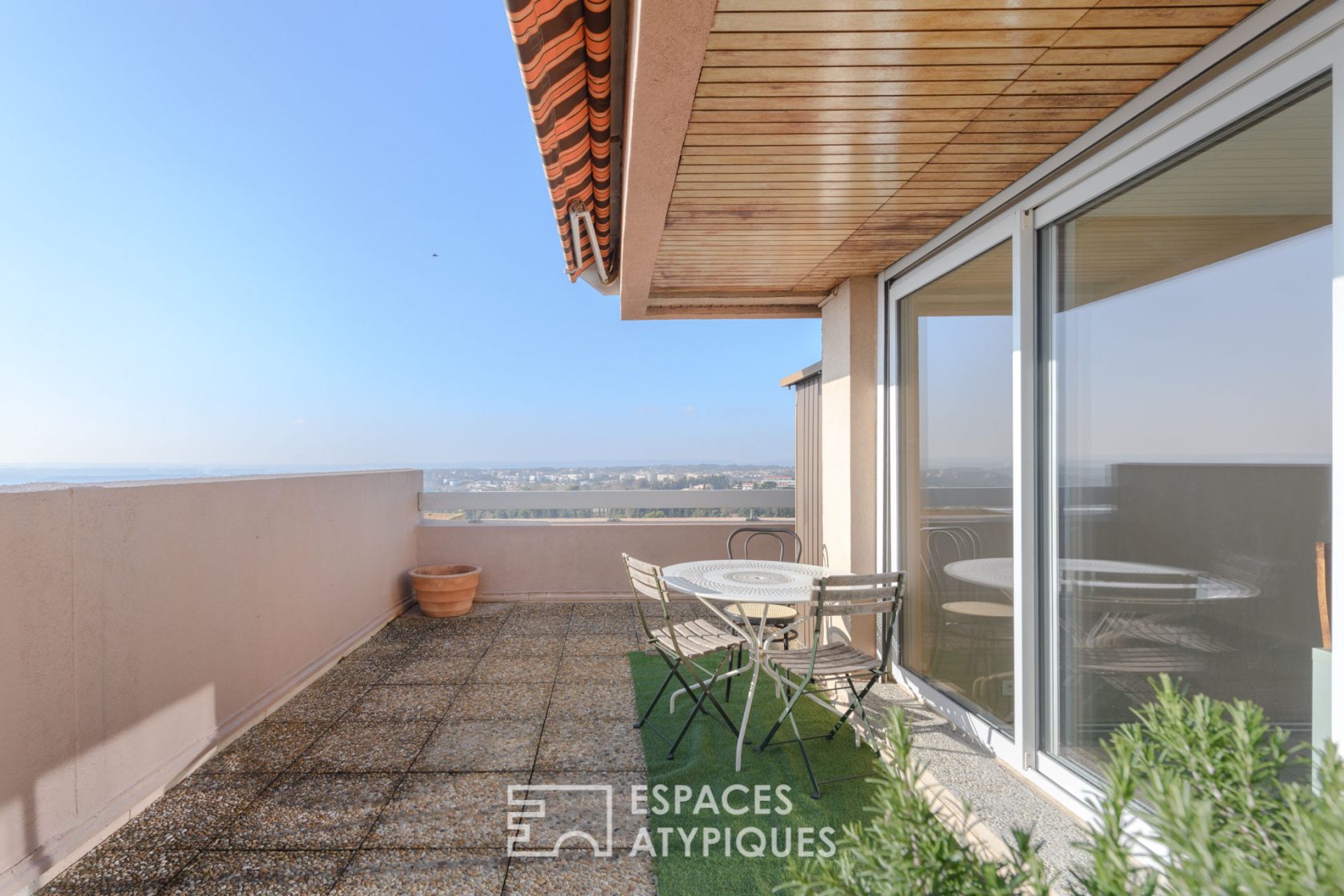 APARTMENT WITH TERRACES AND PANORAMIC VIEW