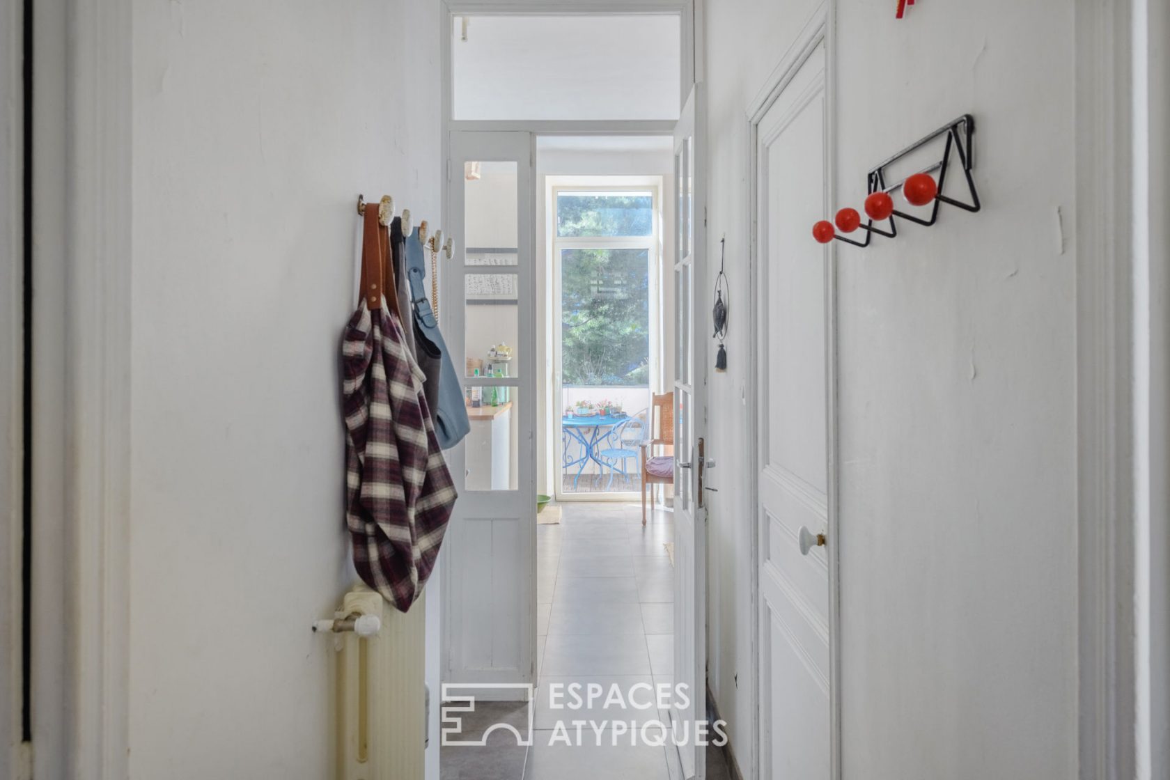 Maison de ville rénovée avec terrasse et vue