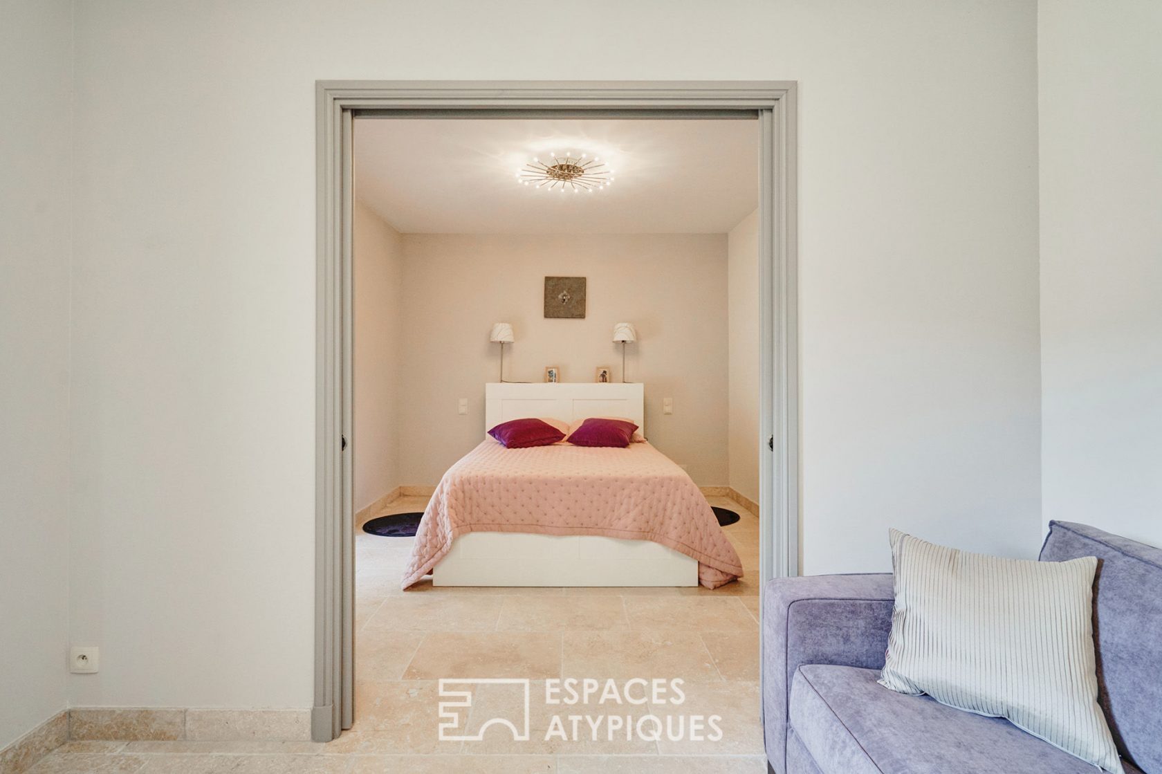 Charming house revisited in the heart of the village
