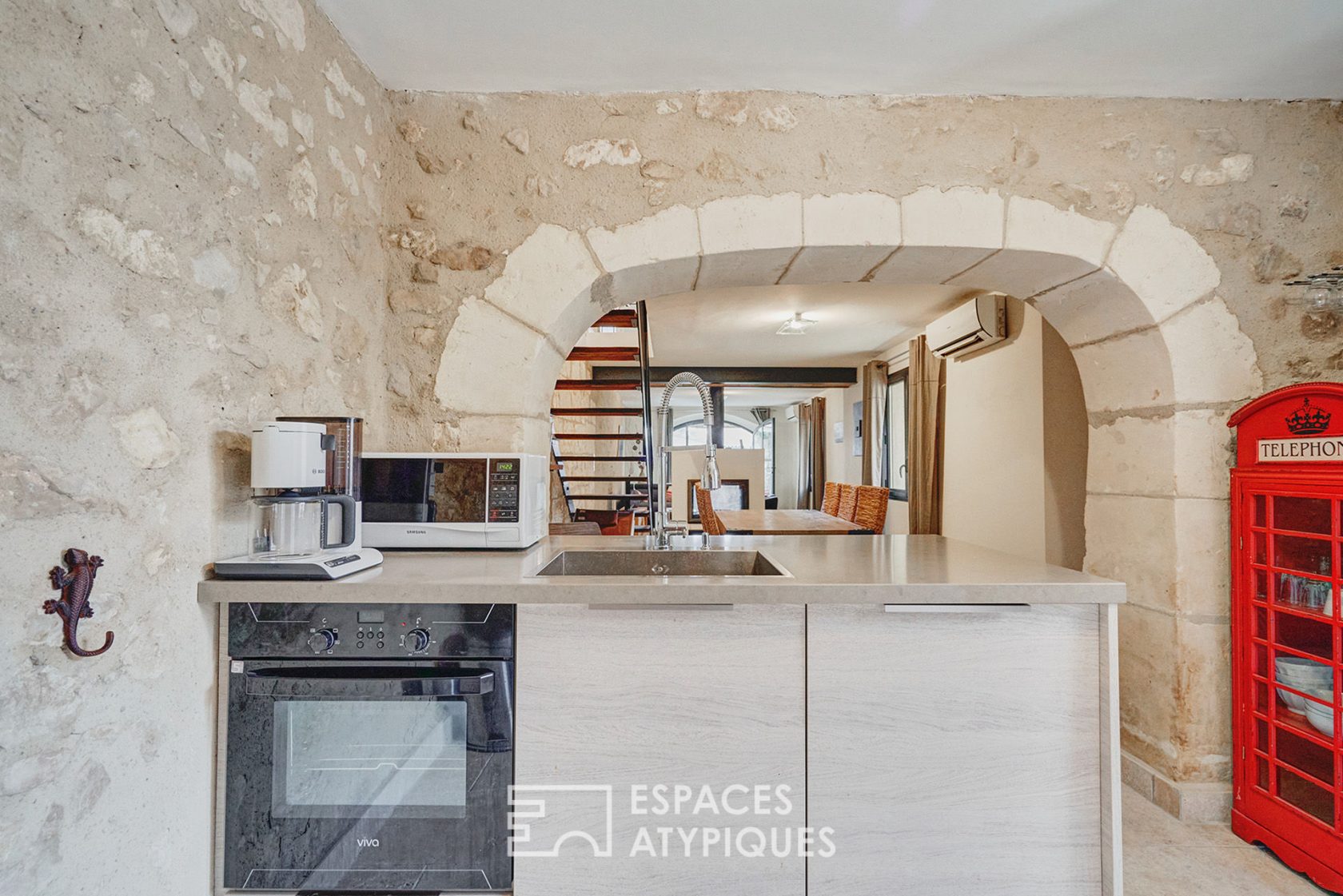 Charming house revisited in the heart of the village