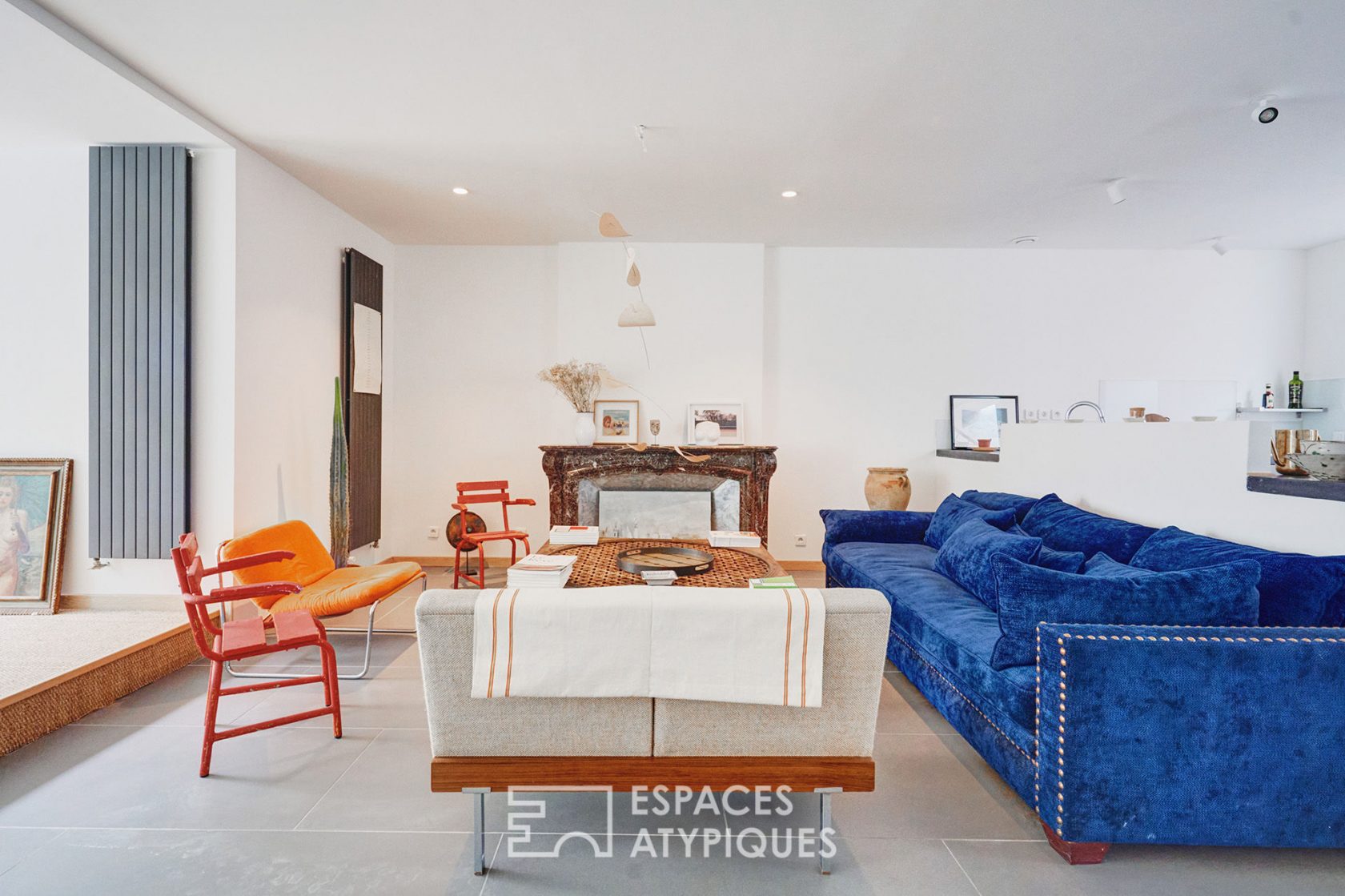 Townhouse revisited in contemporary with swimming pool