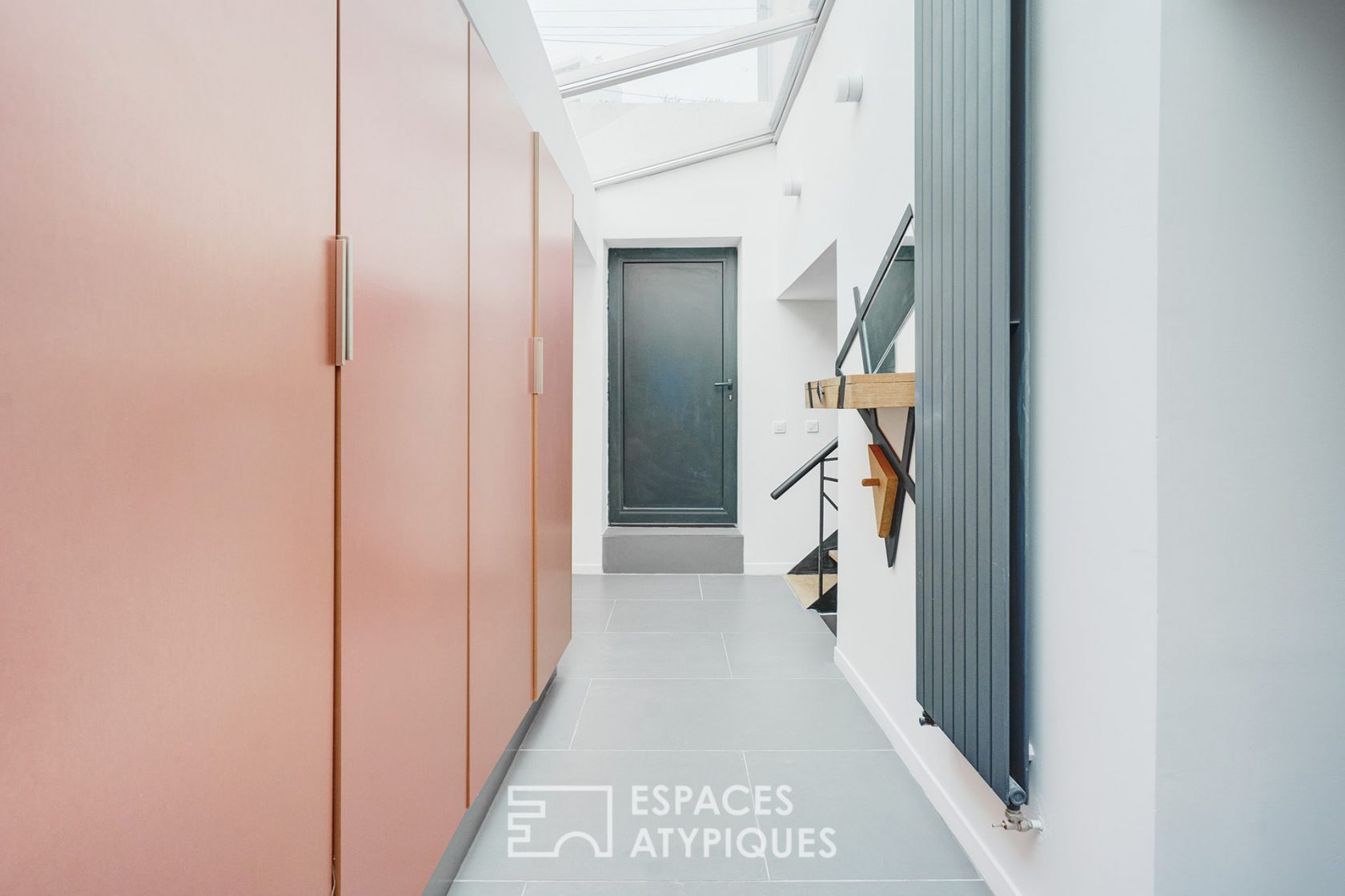 Townhouse revisited in contemporary with swimming pool
