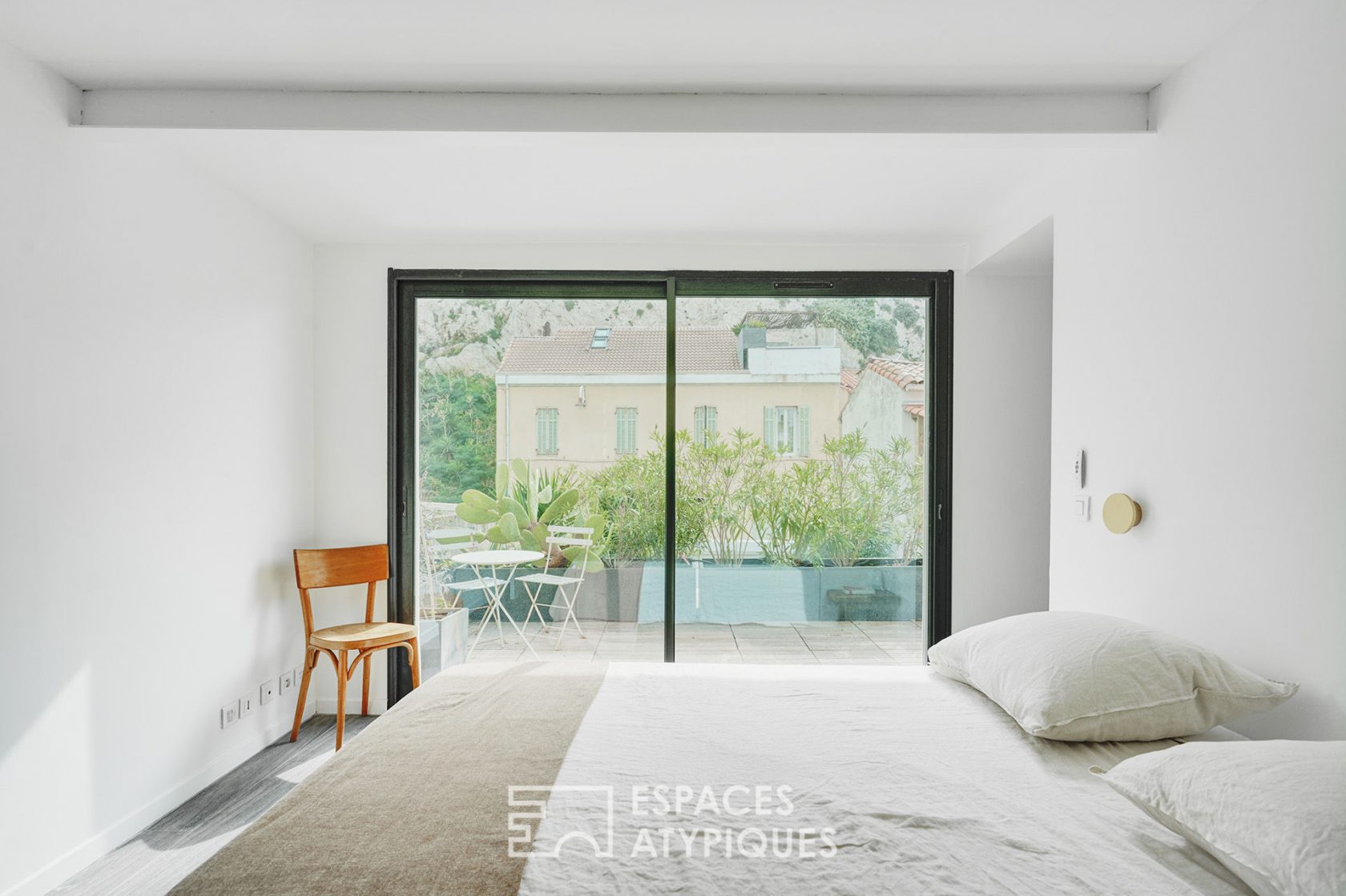 Townhouse revisited in contemporary with swimming pool