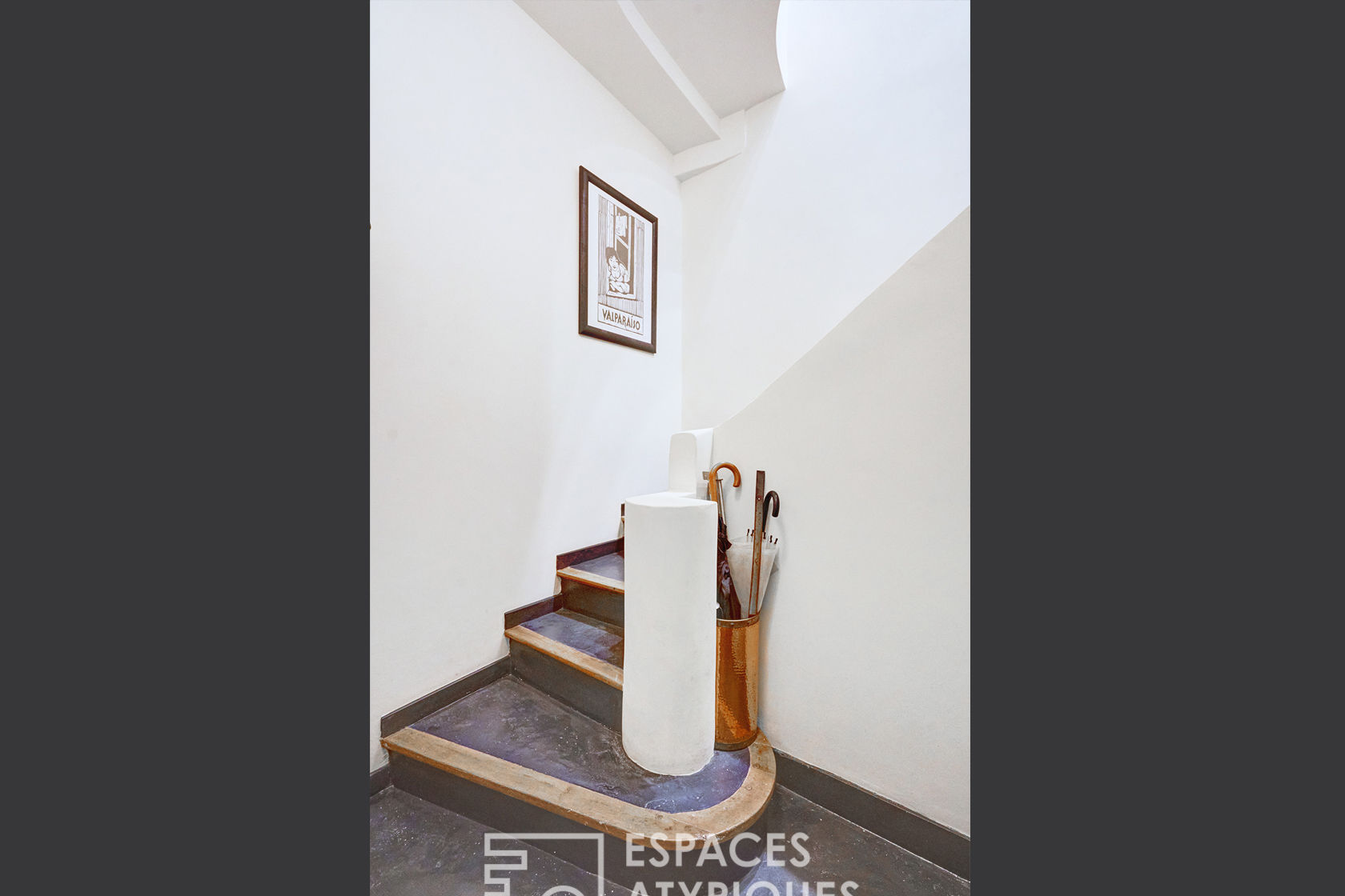 Duplex inversé Art déco avec terrasse et vue