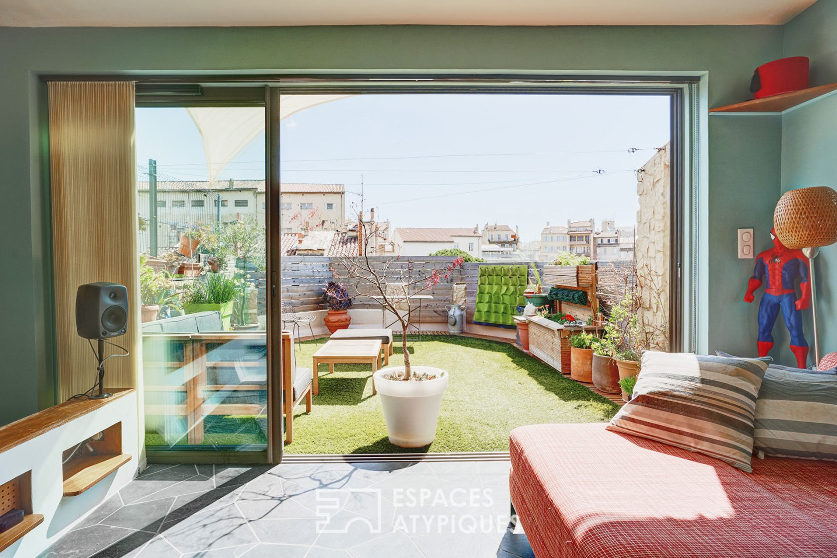 Duplex inversé Art déco avec terrasse et vue