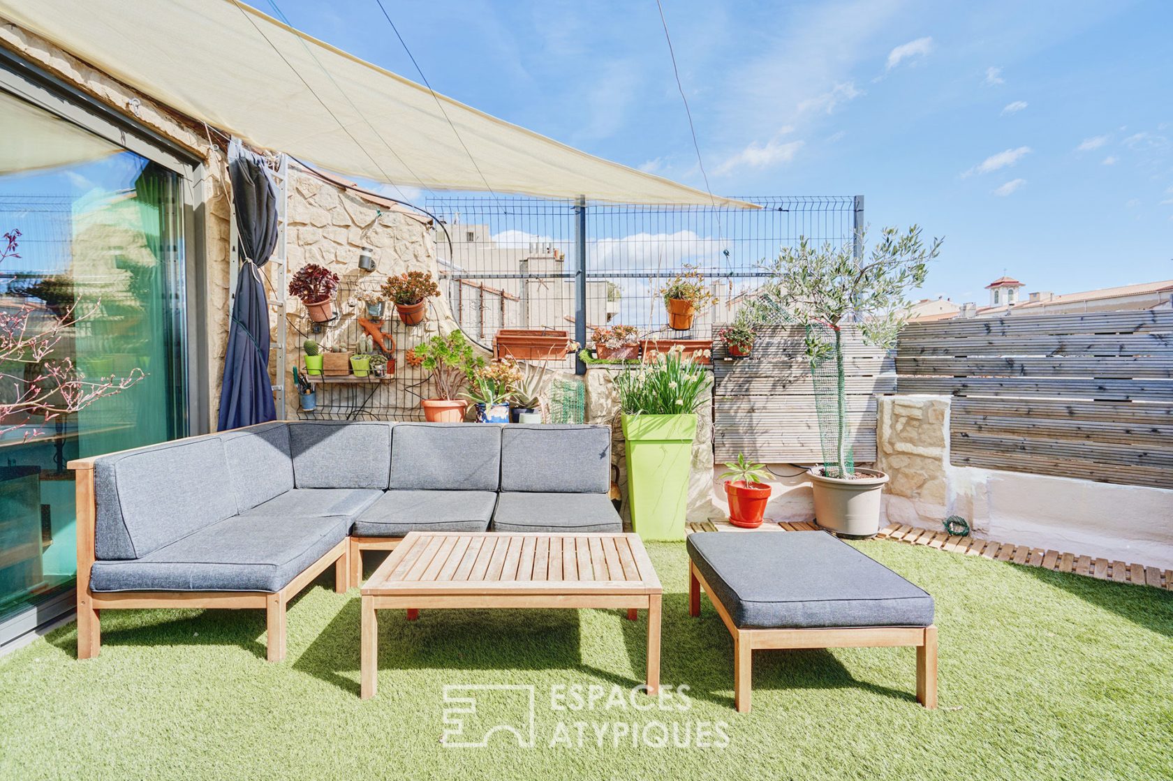 Duplex inversé Art déco avec terrasse et vue