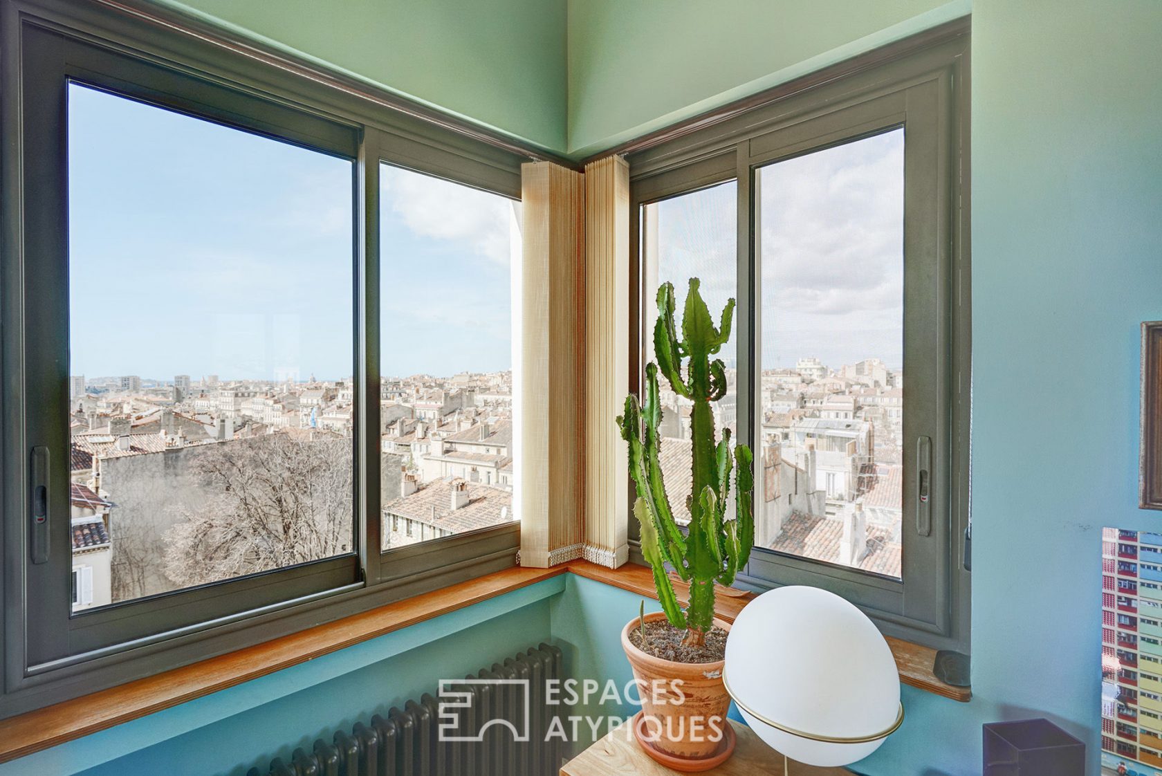 Duplex inversé Art déco avec terrasse et vue