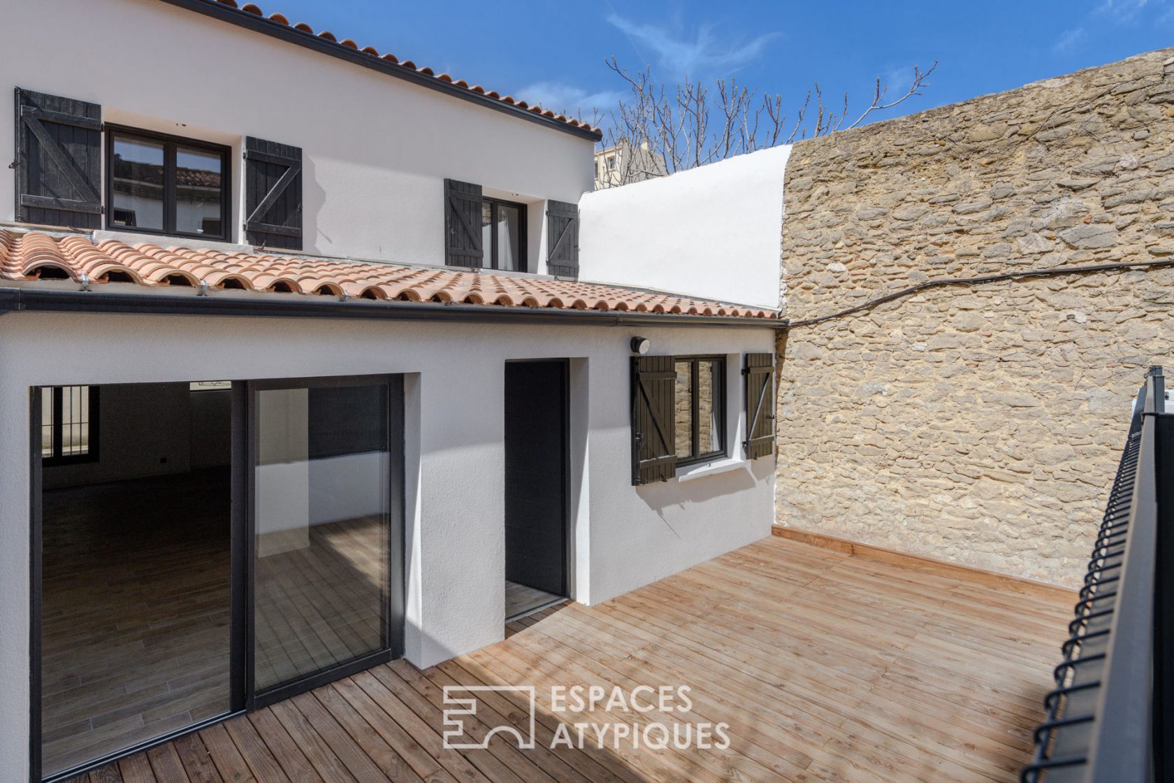 TOWN HOUSE REVISITED IN CONTEMPORARY