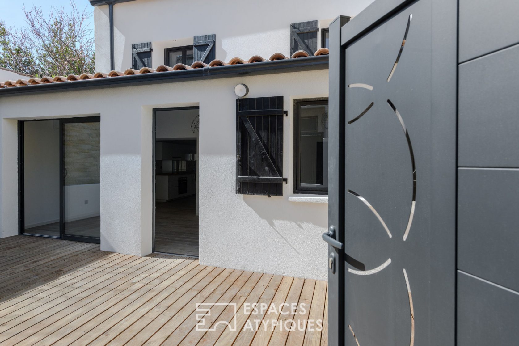 TOWN HOUSE REVISITED IN CONTEMPORARY