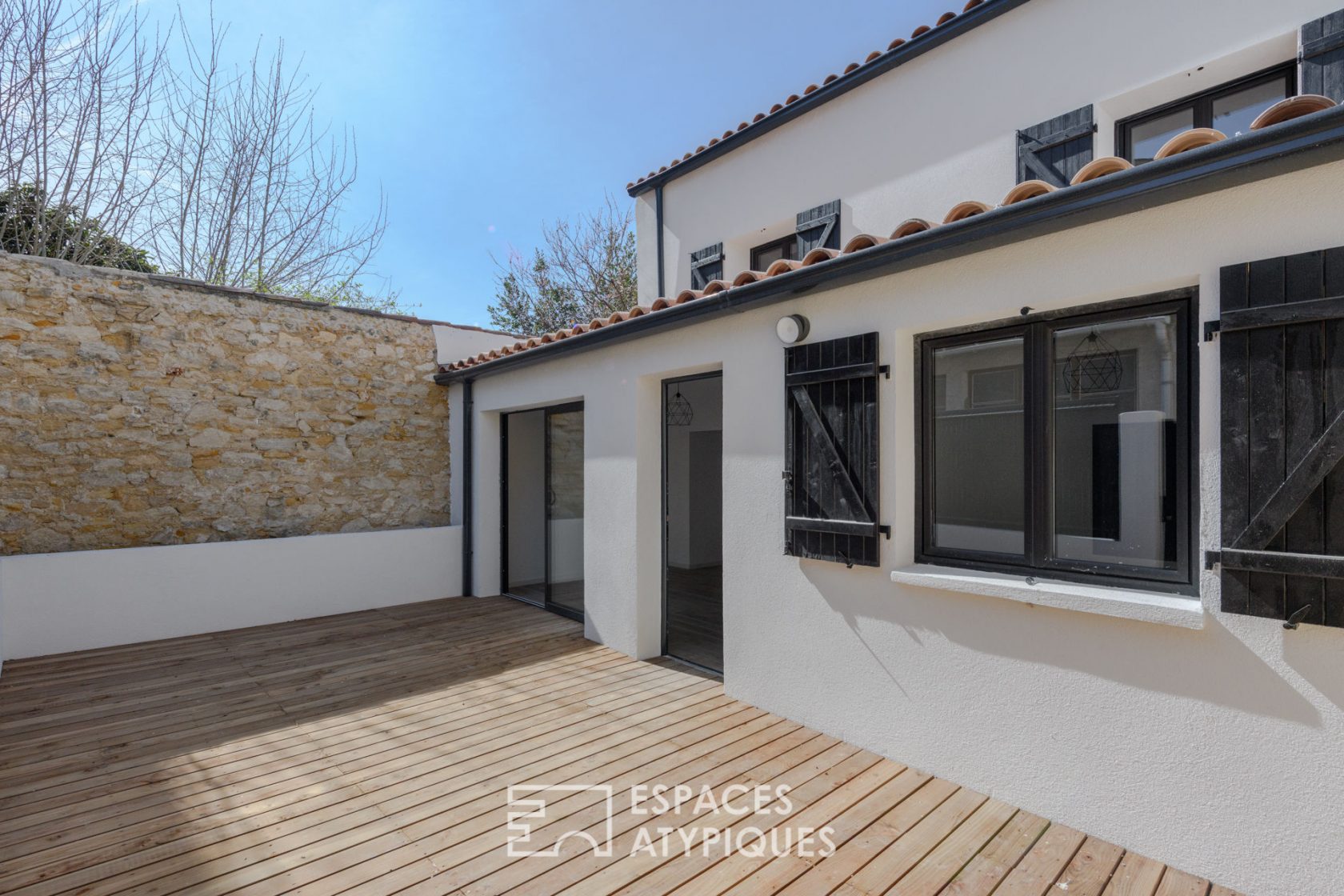 TOWN HOUSE REVISITED IN CONTEMPORARY