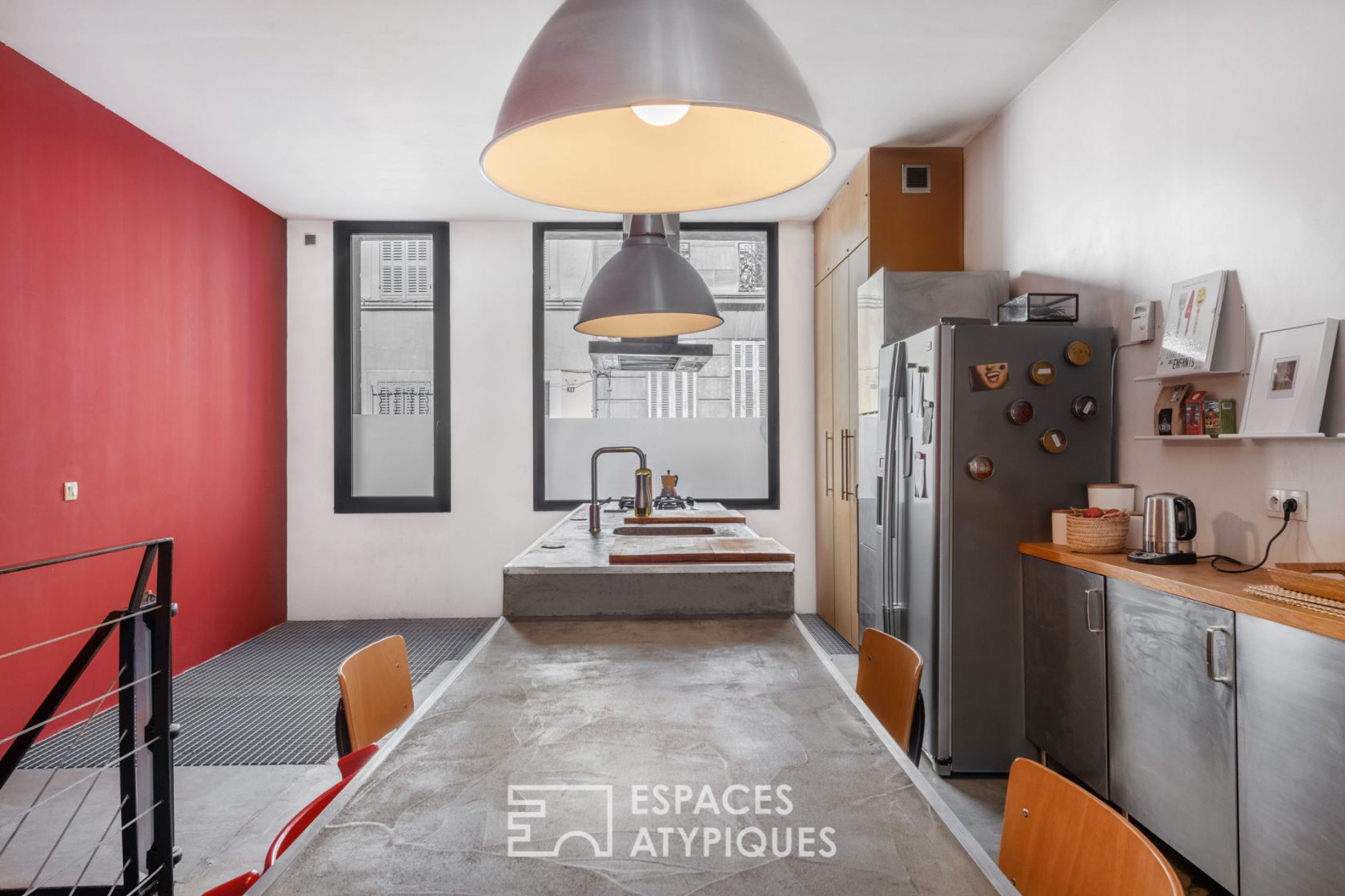Unsuspected duplex loft with courtyard