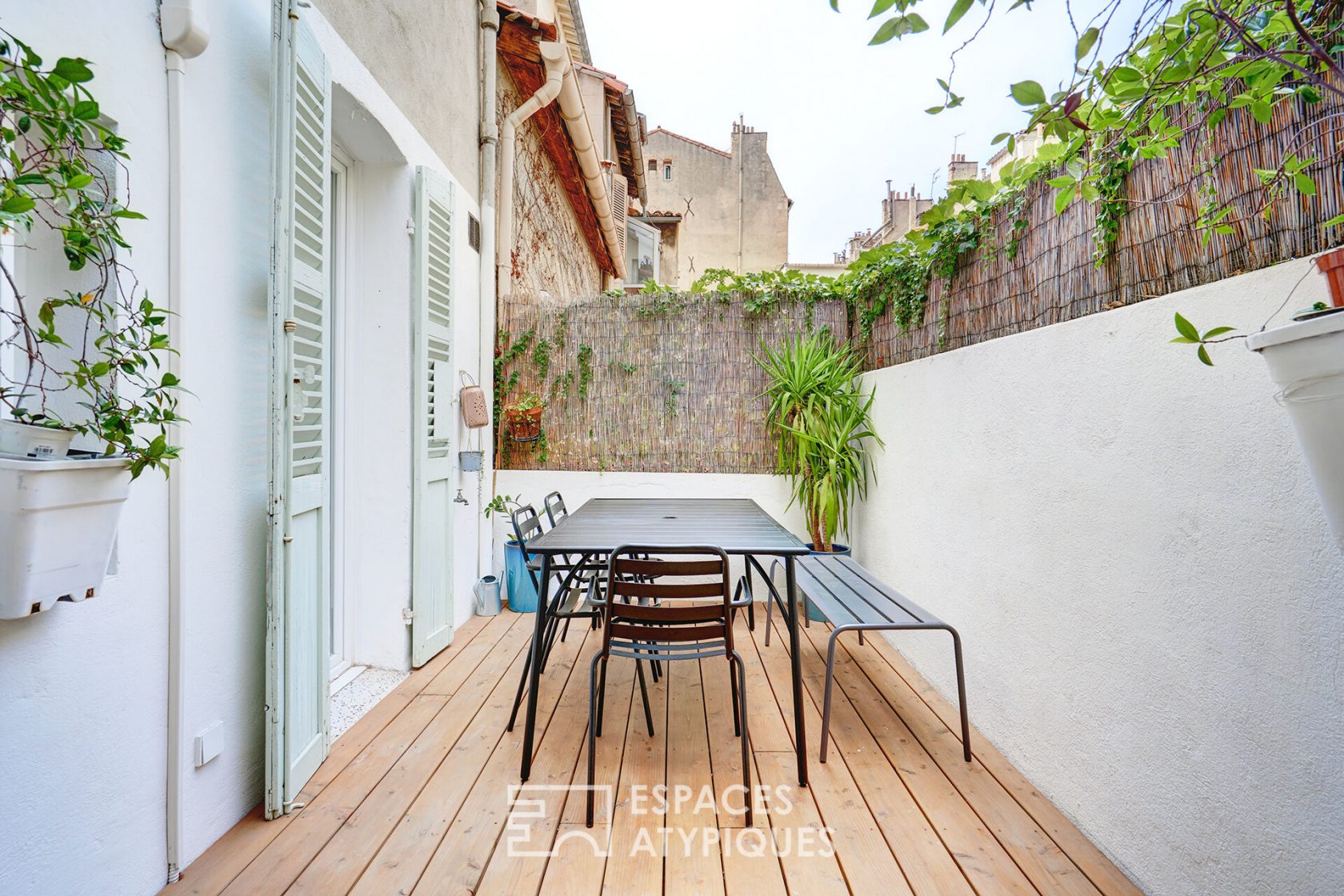 Triplex avec terrasse au coeur du cours Julien