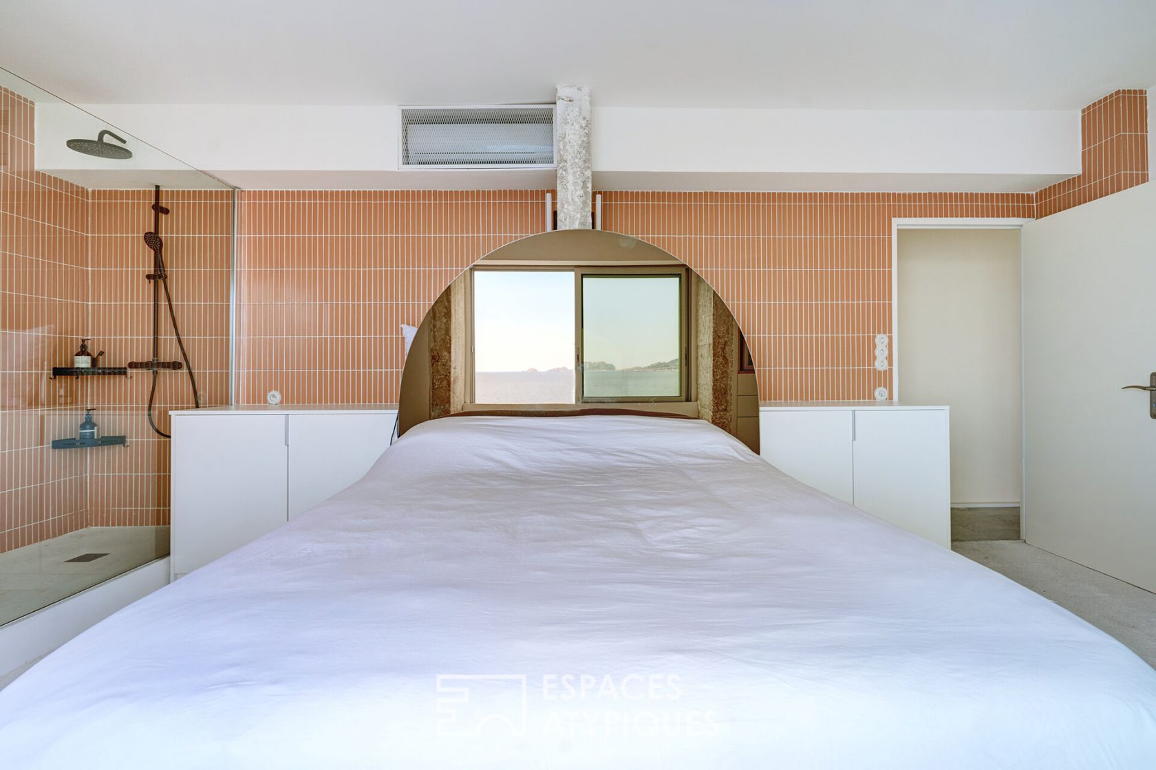 Renovated apartment with sea view