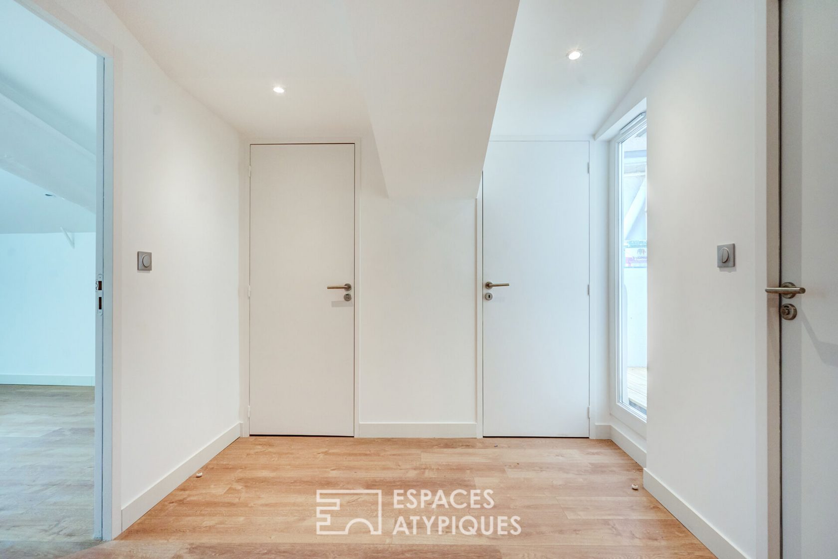 Renovated duplex in La Joliette