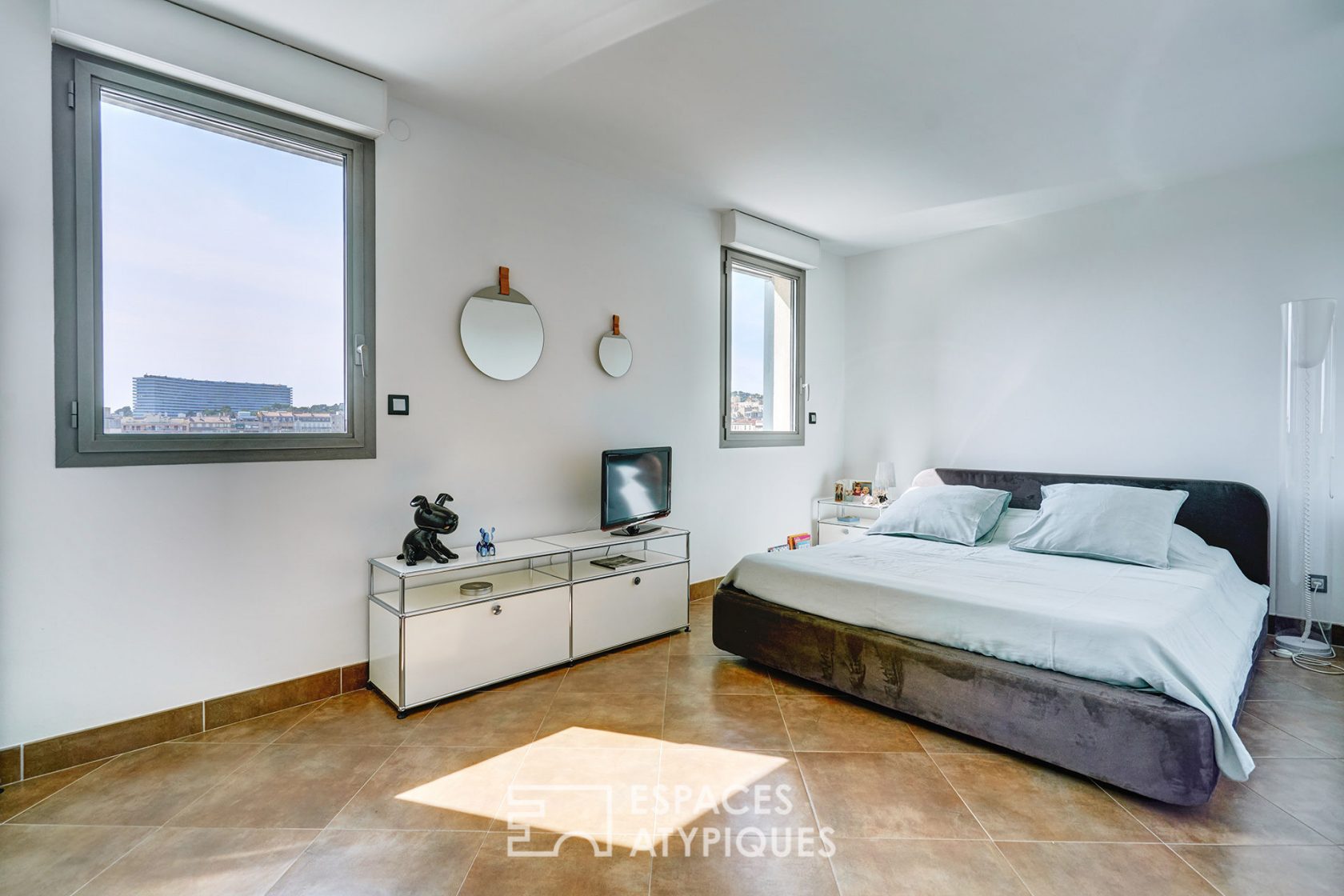 Duplex contemporain avec terrasse en dernier étage