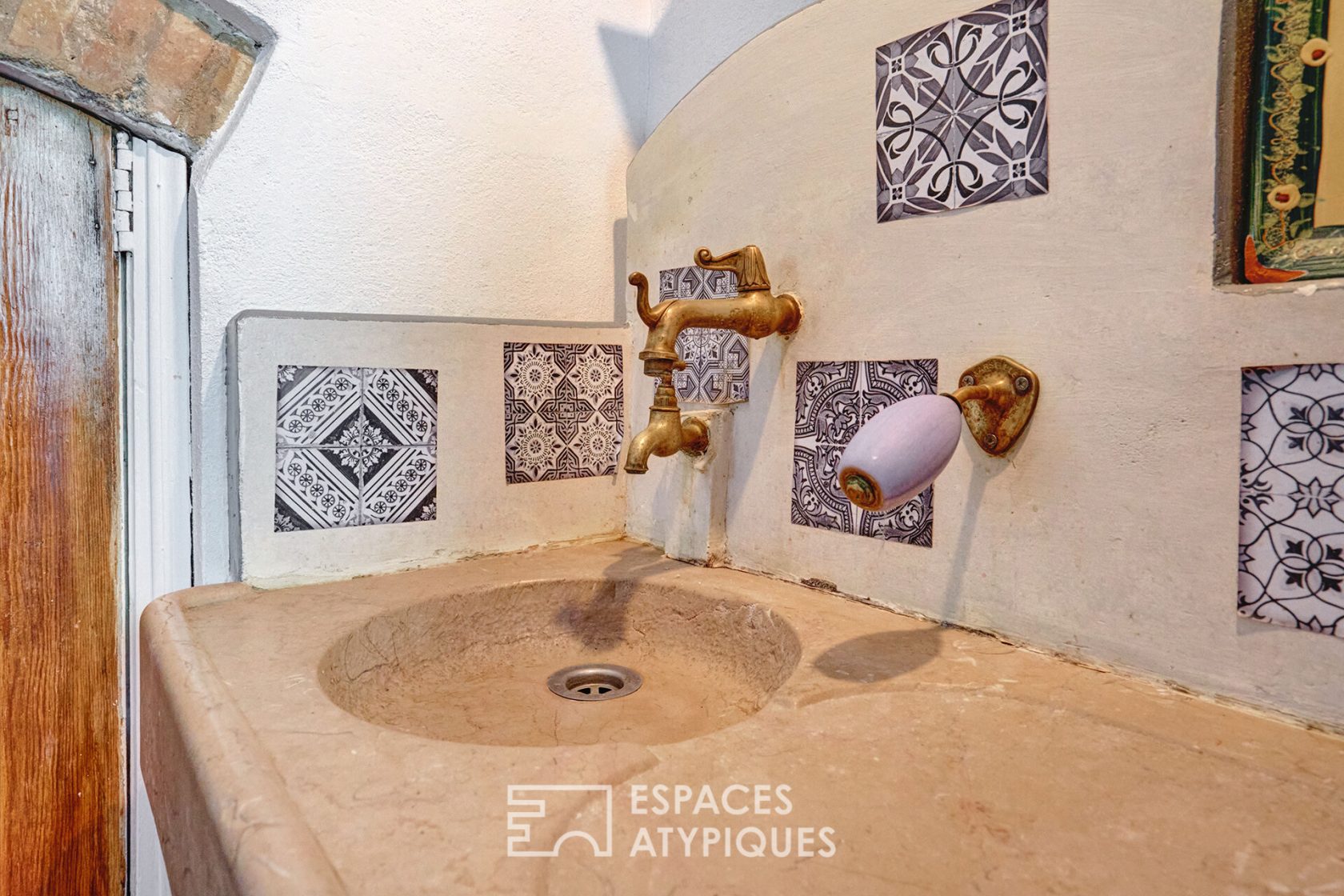 Maison de caractère avec piscine et jardin