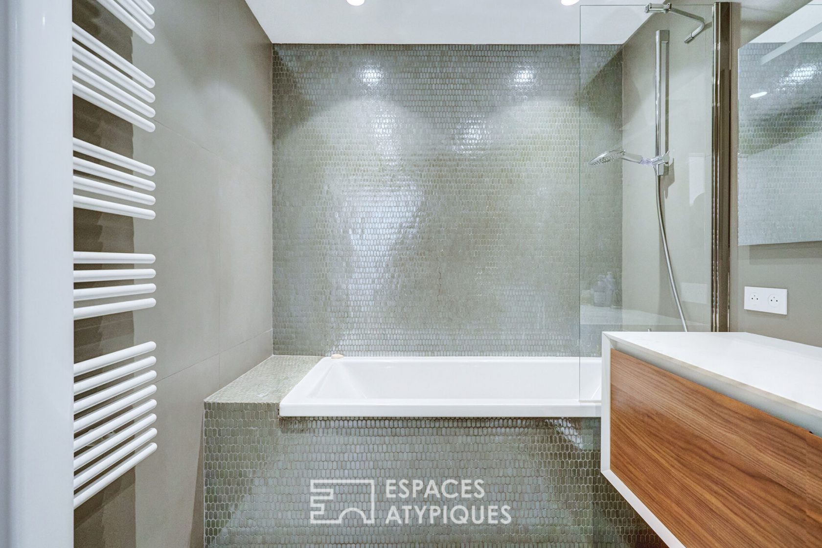 Appartement contemporain avec terrasse et vue