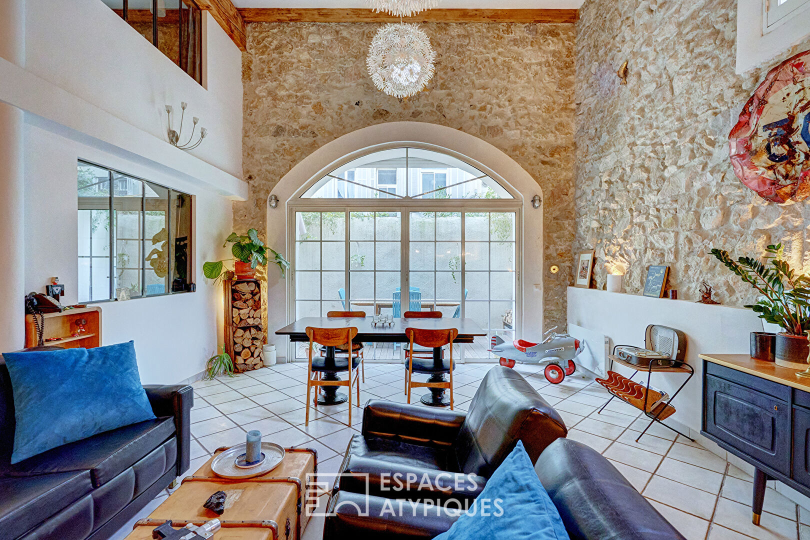 Loft with terrace in a former workshop