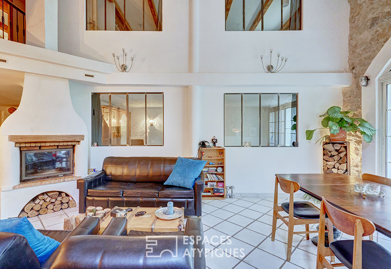 Loft with terrace in a former workshop