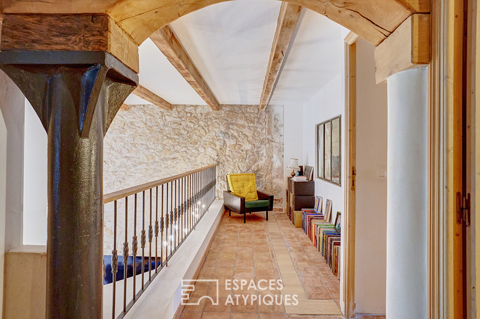 Loft with terrace in a former workshop