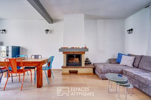 Maison de ville avec terrasse et cour