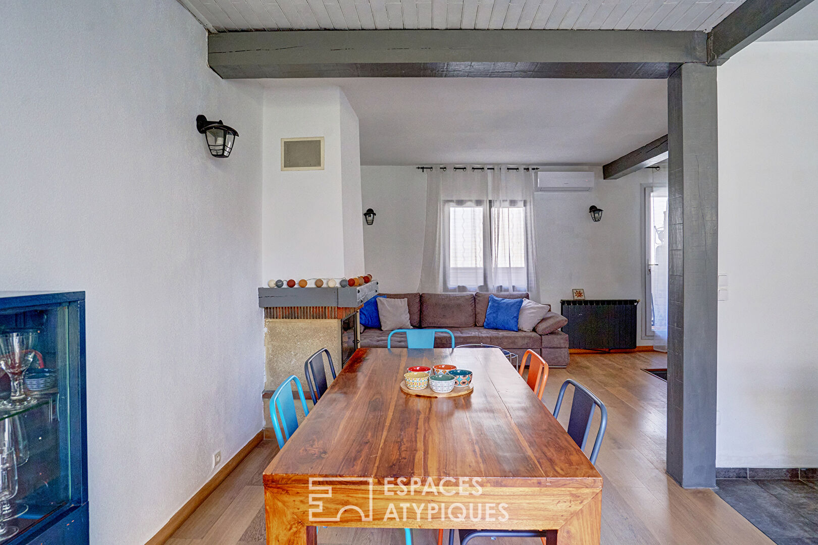 Maison de ville avec terrasse et cour