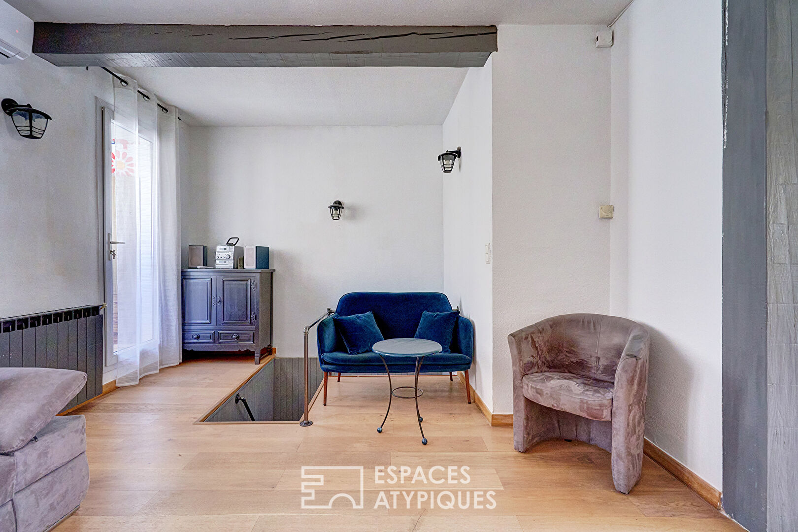 Maison de ville avec terrasse et cour