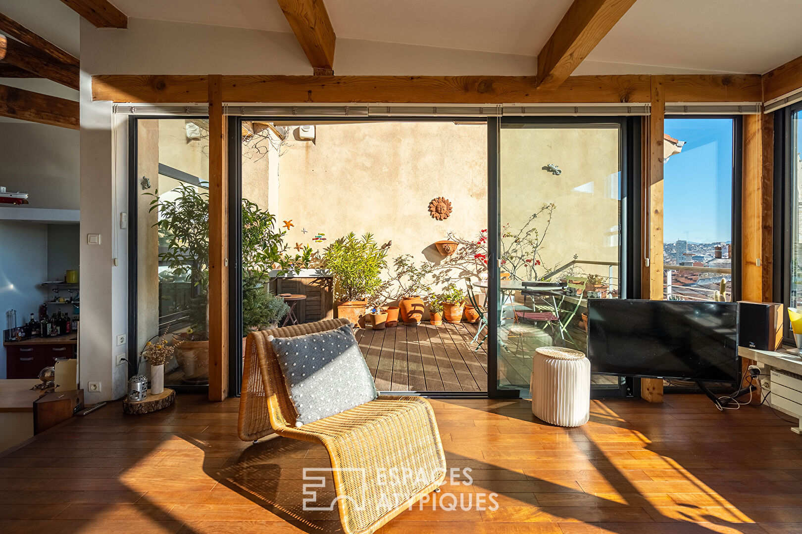 Duplex dans un ancien moulin avec terrasse et vue panoramique