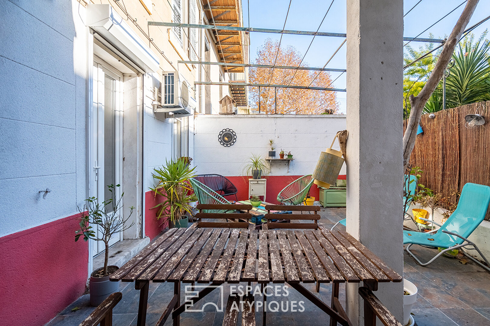 Rez-de-jardin avec terrasse dans un ancien monastère