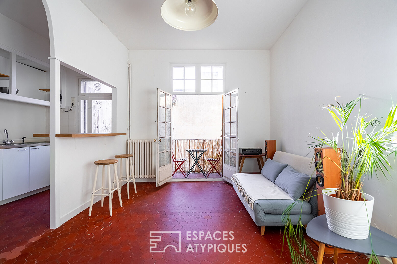 Marseille apartment with balcony