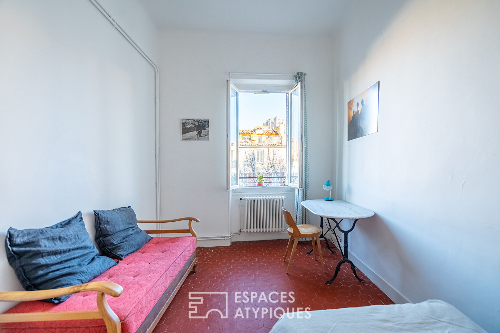 Marseille apartment with balcony