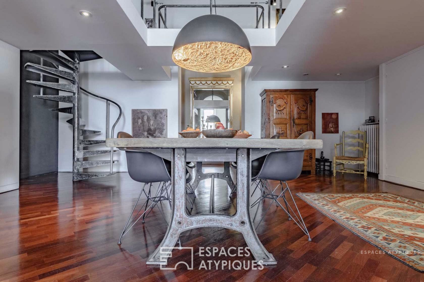 LOFT WITH VIEW IN ANCIENT ARSENAUX AT THE VIEUX PORT