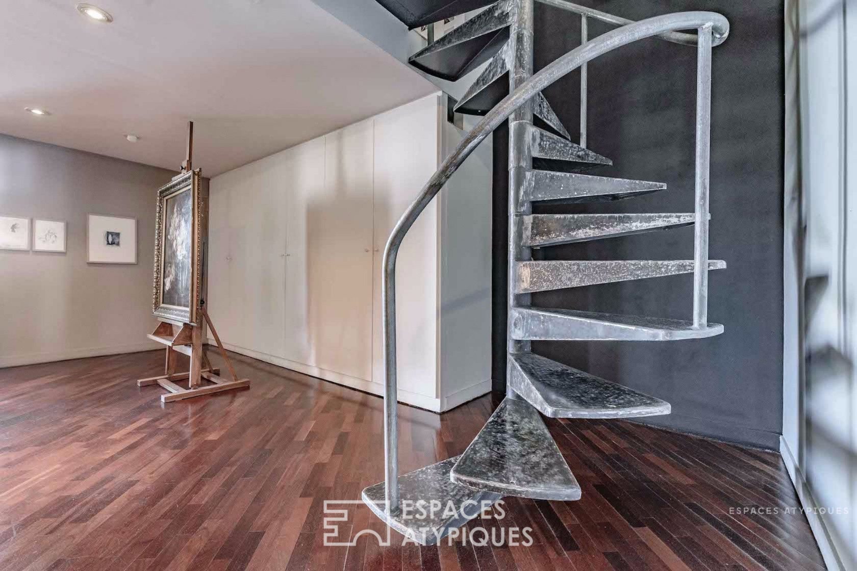 LOFT AVEC VUE DANS D’ANCIENS ARSENAUX AU VIEUX-PORT