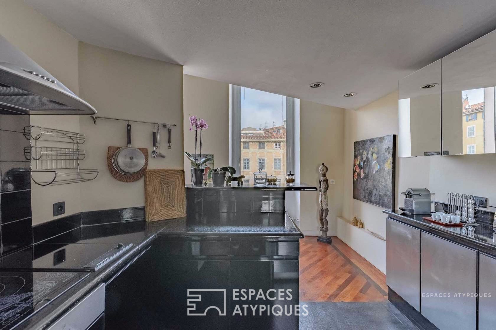 LOFT WITH VIEW IN ANCIENT ARSENAUX AT THE VIEUX PORT