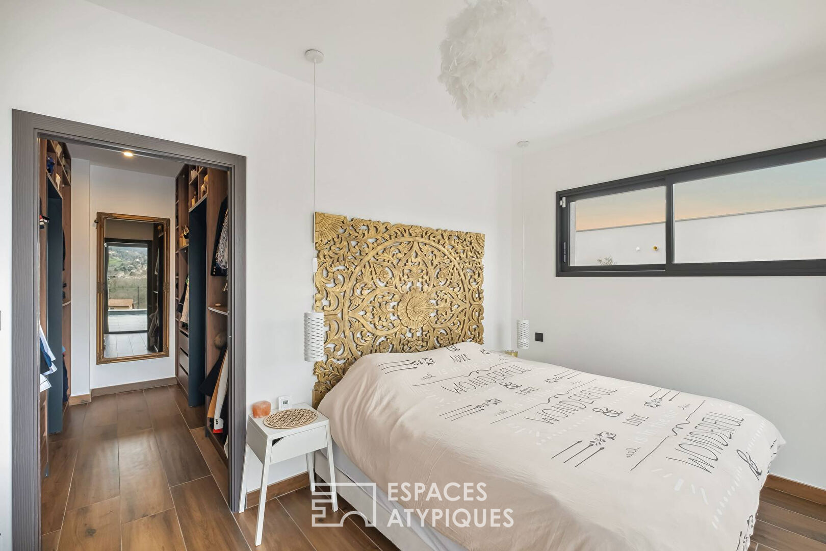 Maison contemporaine en fond d’impasse avec vue imprenable sur les monts du lyonnais