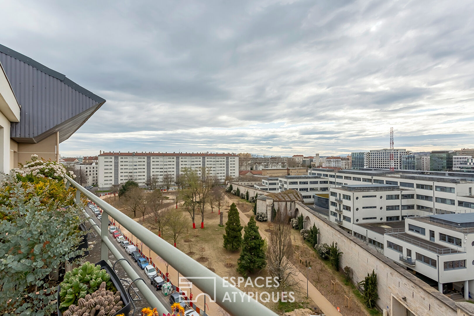 Dernier étage avec terrasse et vue panoramique