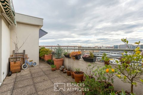 Dernier étage avec terrasse et vue sur l’esplanade Nelson Mandela