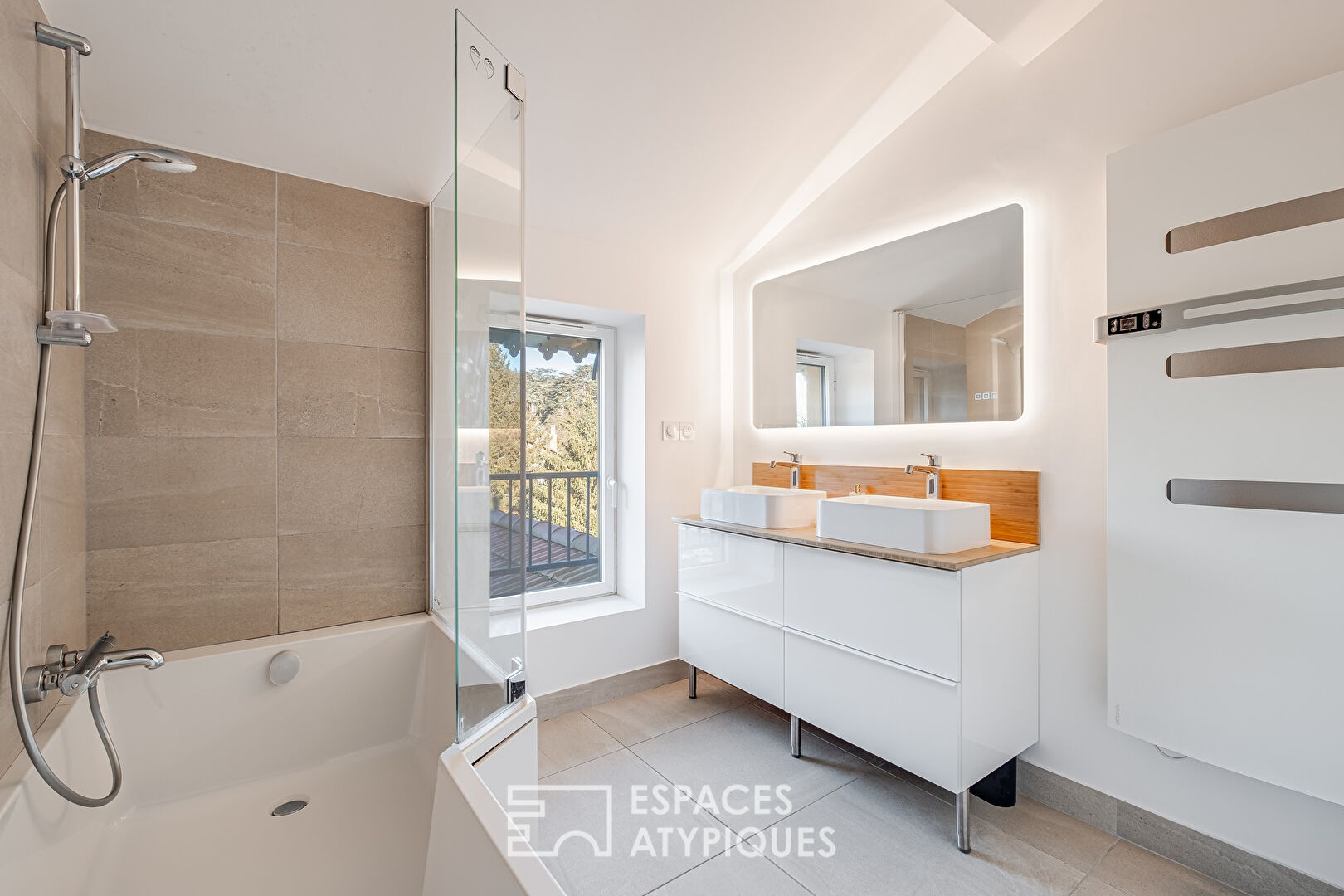 Appartement avec terrasses à Ecully
