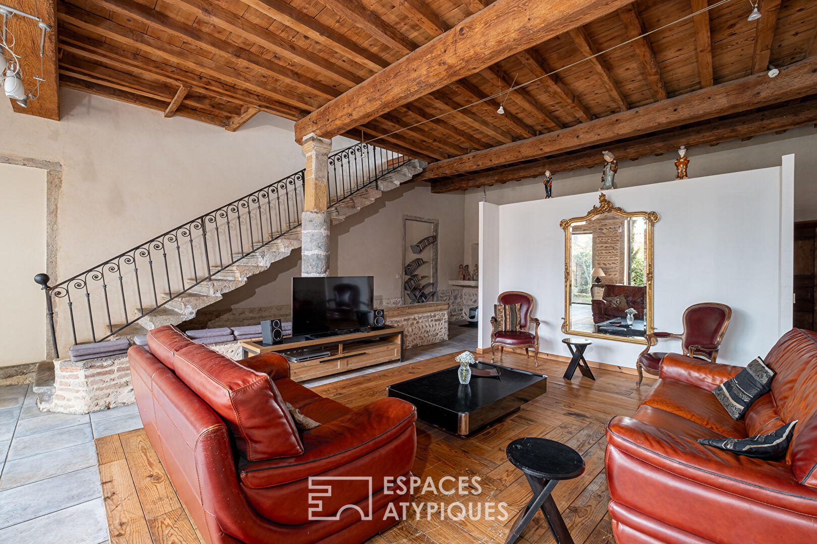 Renovated old barn with garden and swimming pool