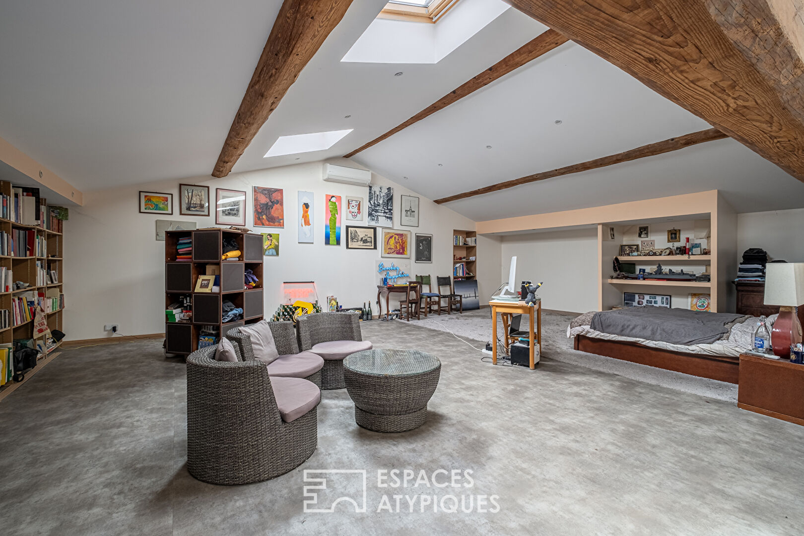 Renovated old barn with garden and swimming pool