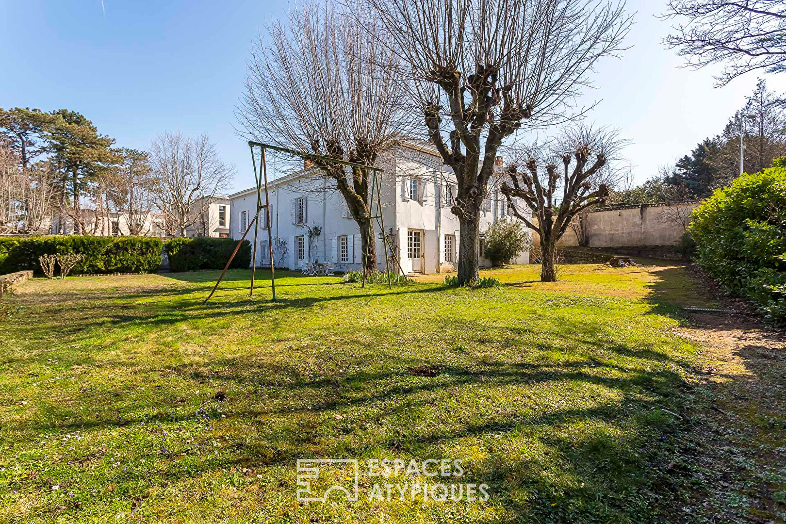 Maison ancienne de charme avec vue sur les monts du lyonnais