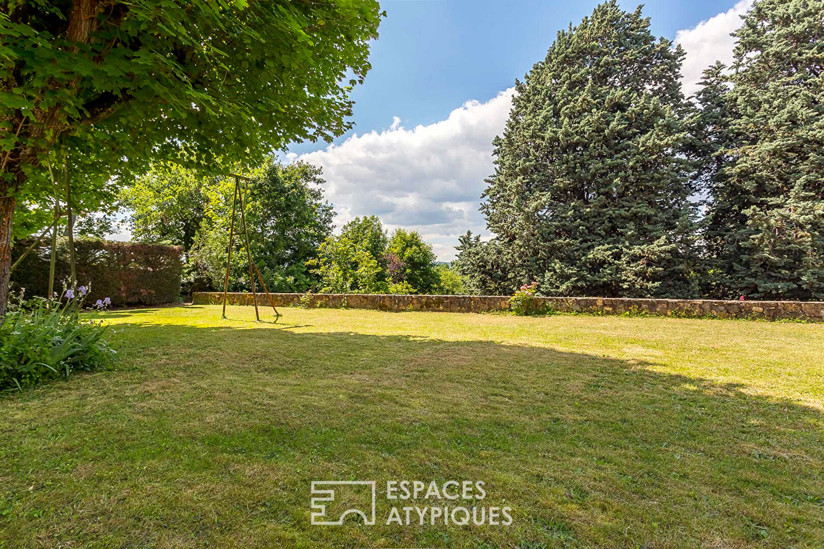 Charming old house with a view of the Monts du Lyonnais