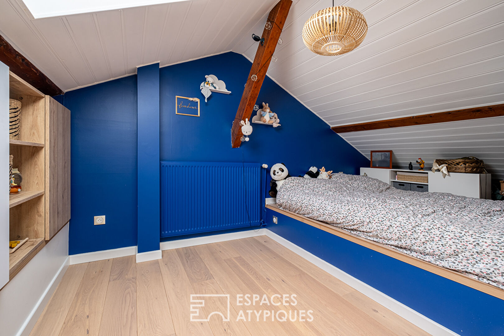 Duplex entièrement rénové au dernier étage