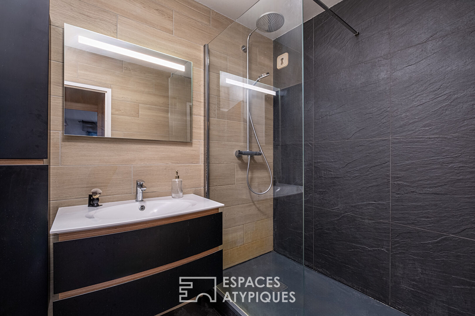 Duplex contemporain au calme et à l’abris des regards, avec terrasse et jardin